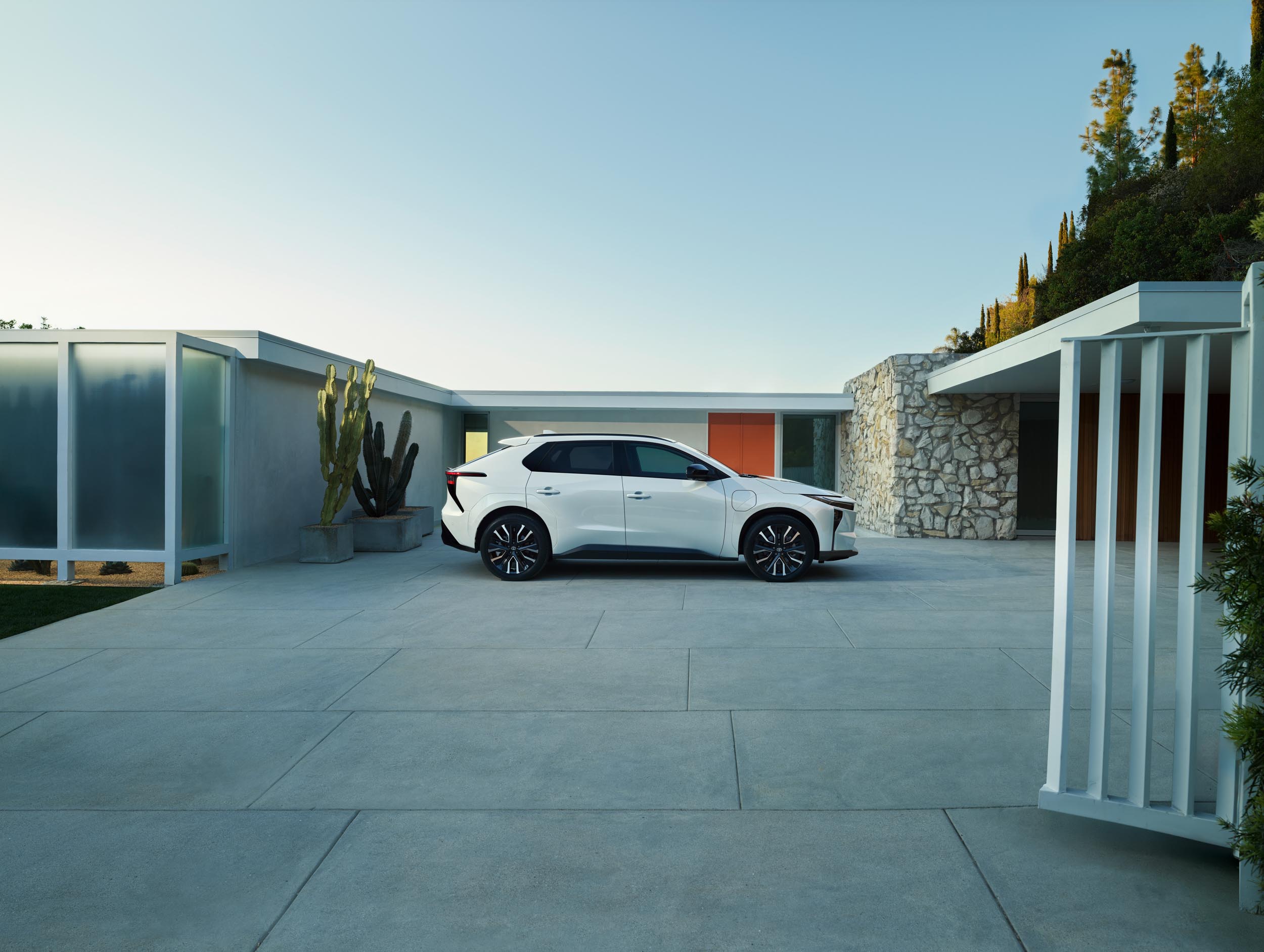 155D_11667_0016_Home_Outdoor_Side_Profile