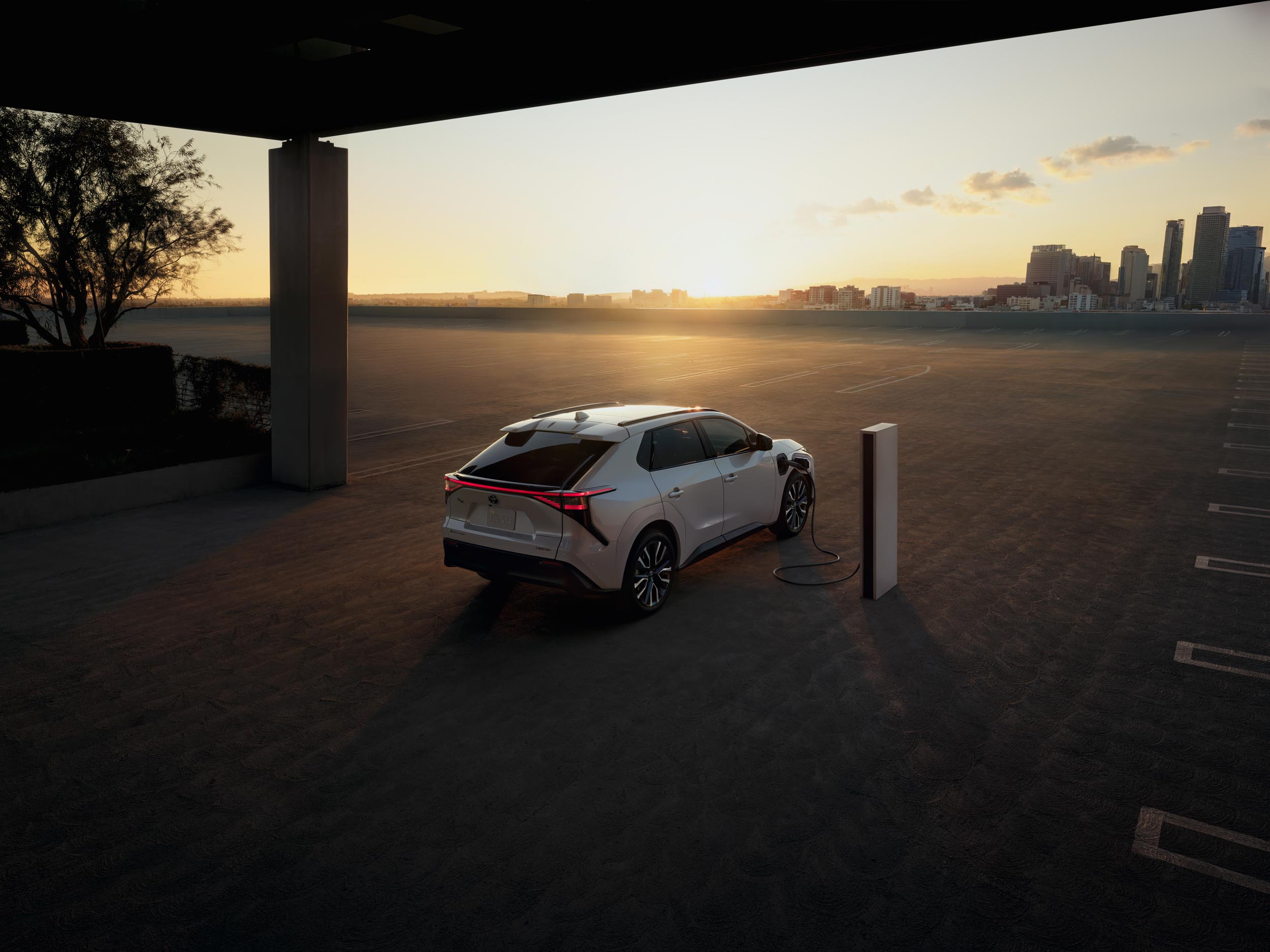 24-284_STAU_Toyota_155D_Stills_MLP_25_COMP15_STE